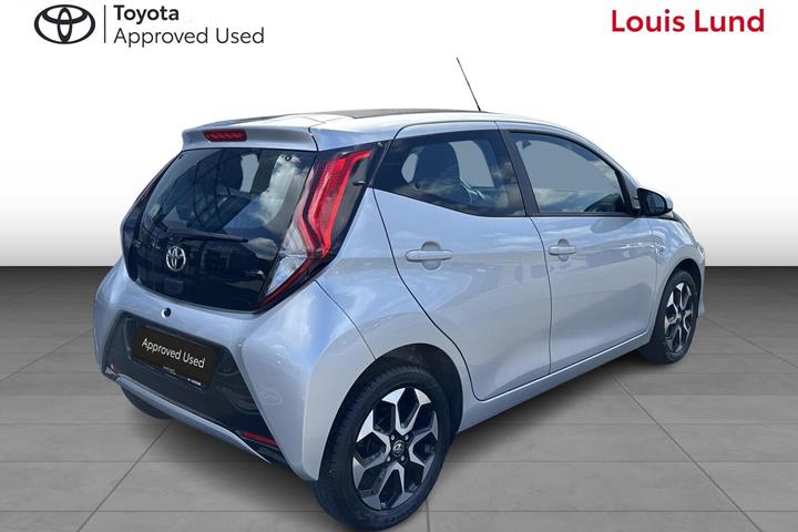 Sølv Toyota Aygo fra 2020