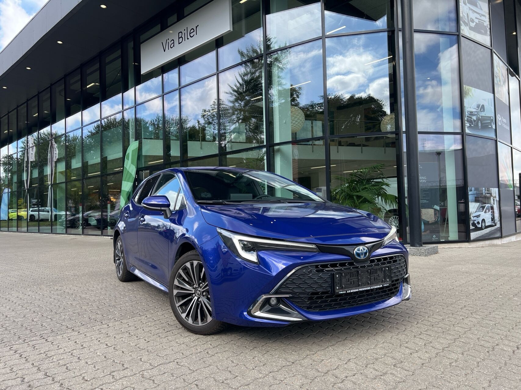 Toyota Corolla 1,8 Hybrid Style E-CVT 140HK 5d Trinl. Gear
