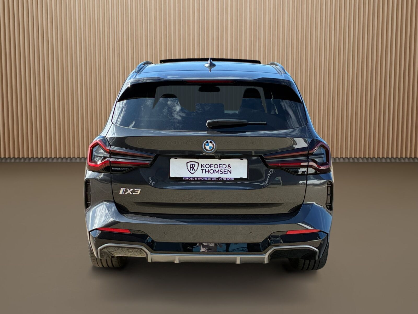 Grå BMW iX3 fra 2024