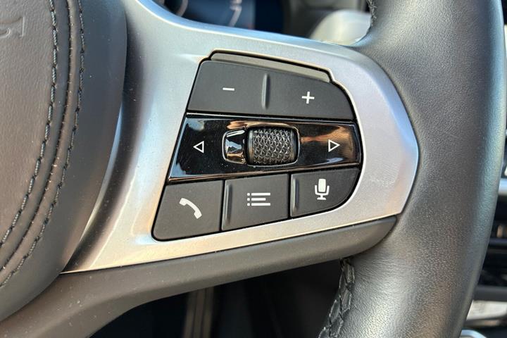 Grå BMW iX3 fra 2024