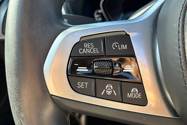 Grå BMW iX3 fra 2024