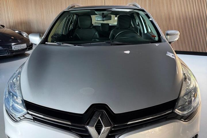 Sølv Renault Clio fra 2018