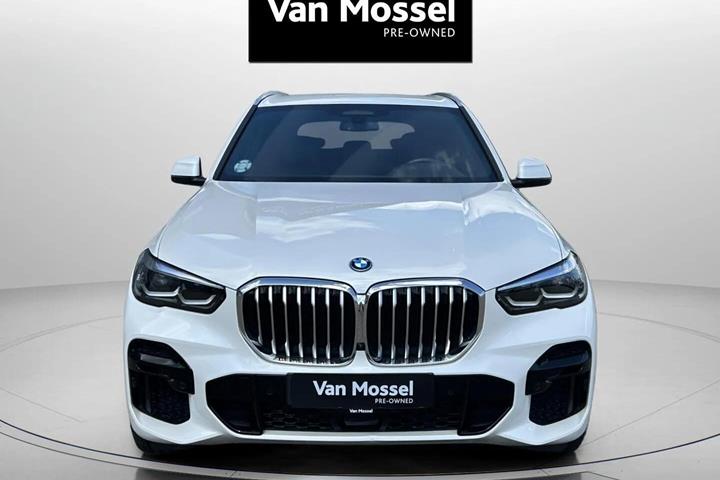 Hvid BMW X5 fra 2023