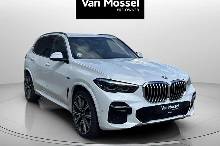 Hvid BMW X5 fra 2023
