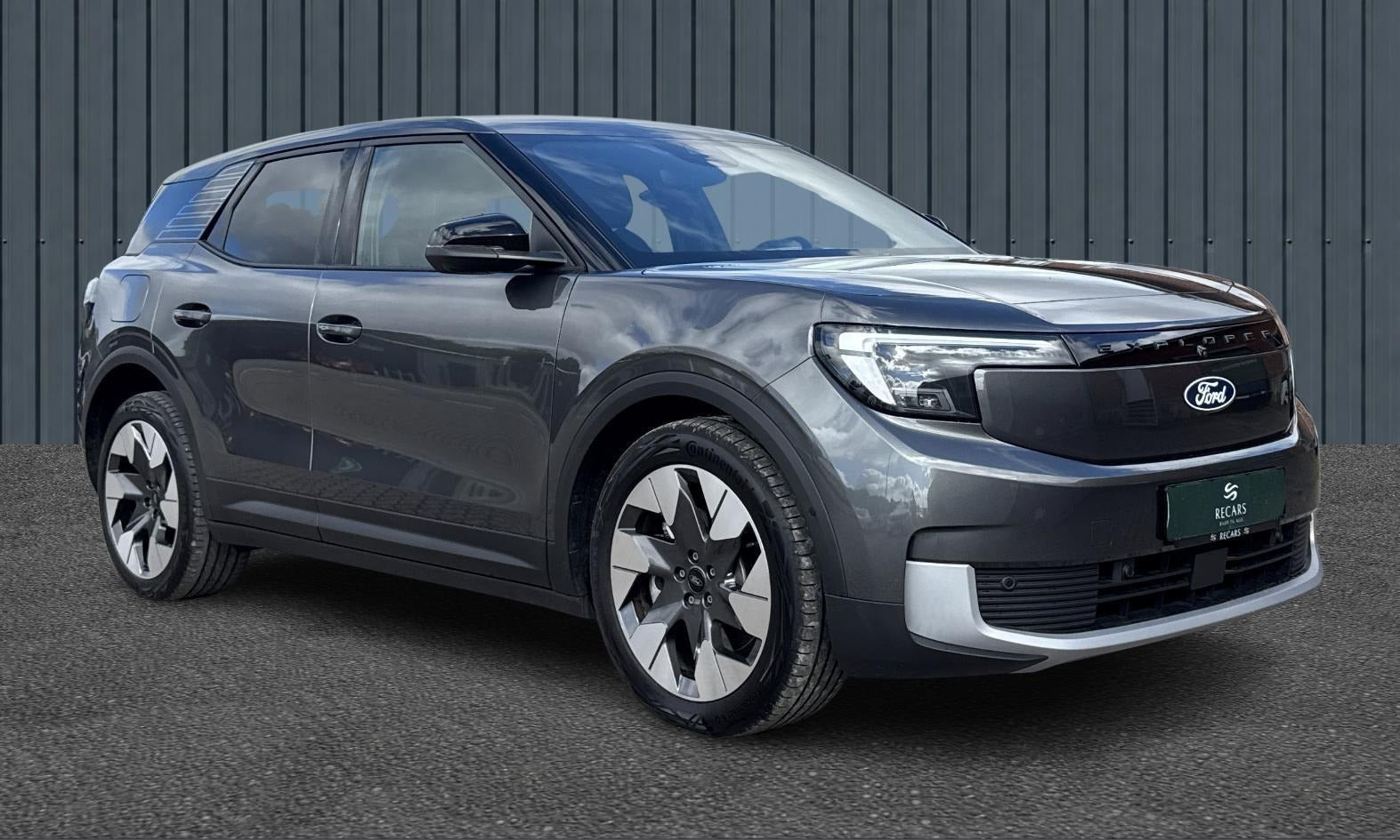 Ford Explorer 77 Premium Extended Range