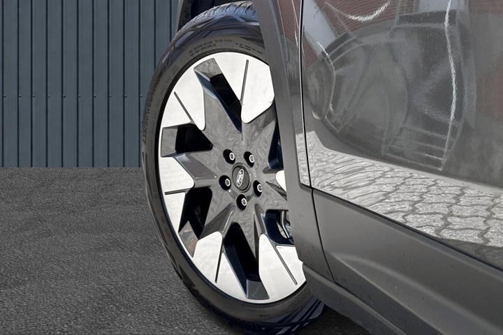 Grå Ford Explorer fra 2025