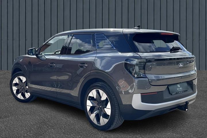 Grå Ford Explorer fra 2025