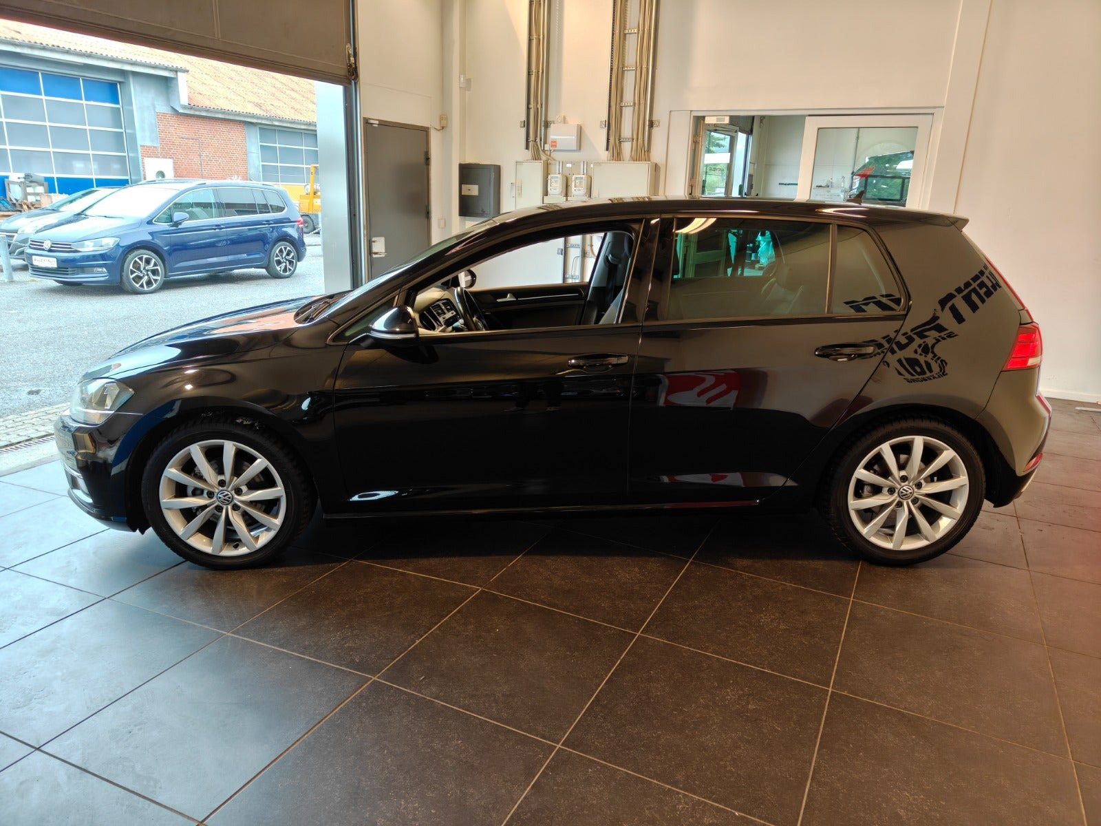 Sort VW Golf VII fra 2017