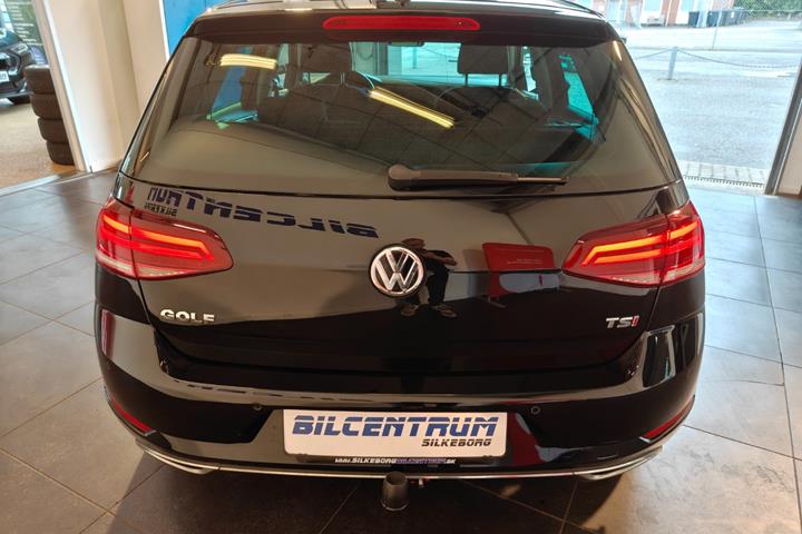 Sort VW Golf VII fra 2017