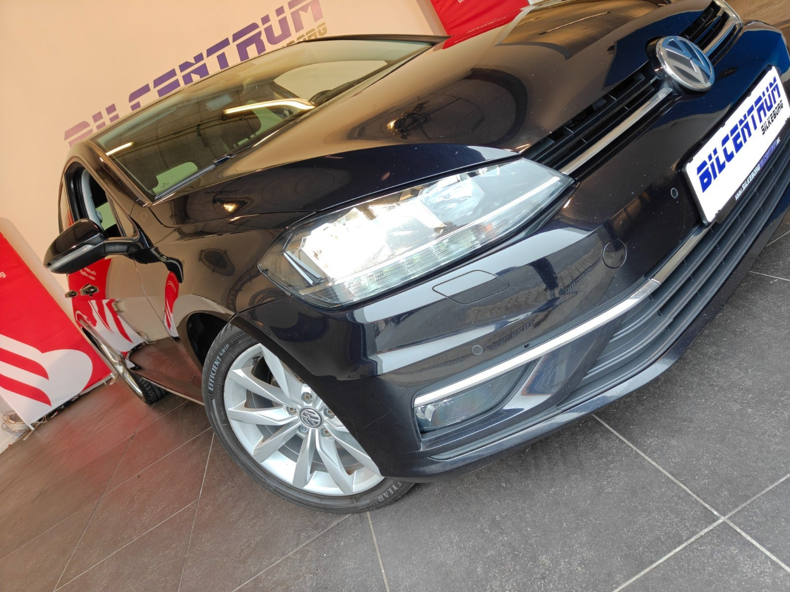 Sort VW Golf VII fra 2017