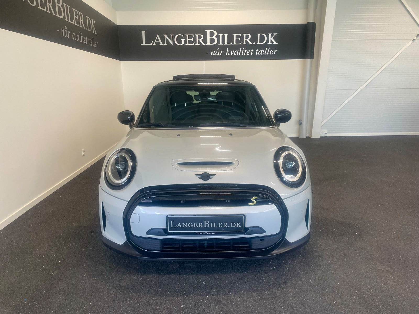 Sølv Mini Cooper SE fra 2022