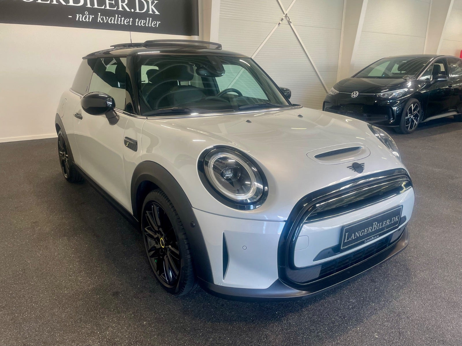 Sølv Mini Cooper SE fra 2022
