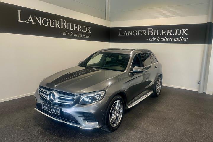 Grå Mercedes GLC220 d fra 2016 set udefra