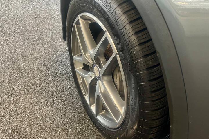 Grå Mercedes GLC220 d fra 2016
