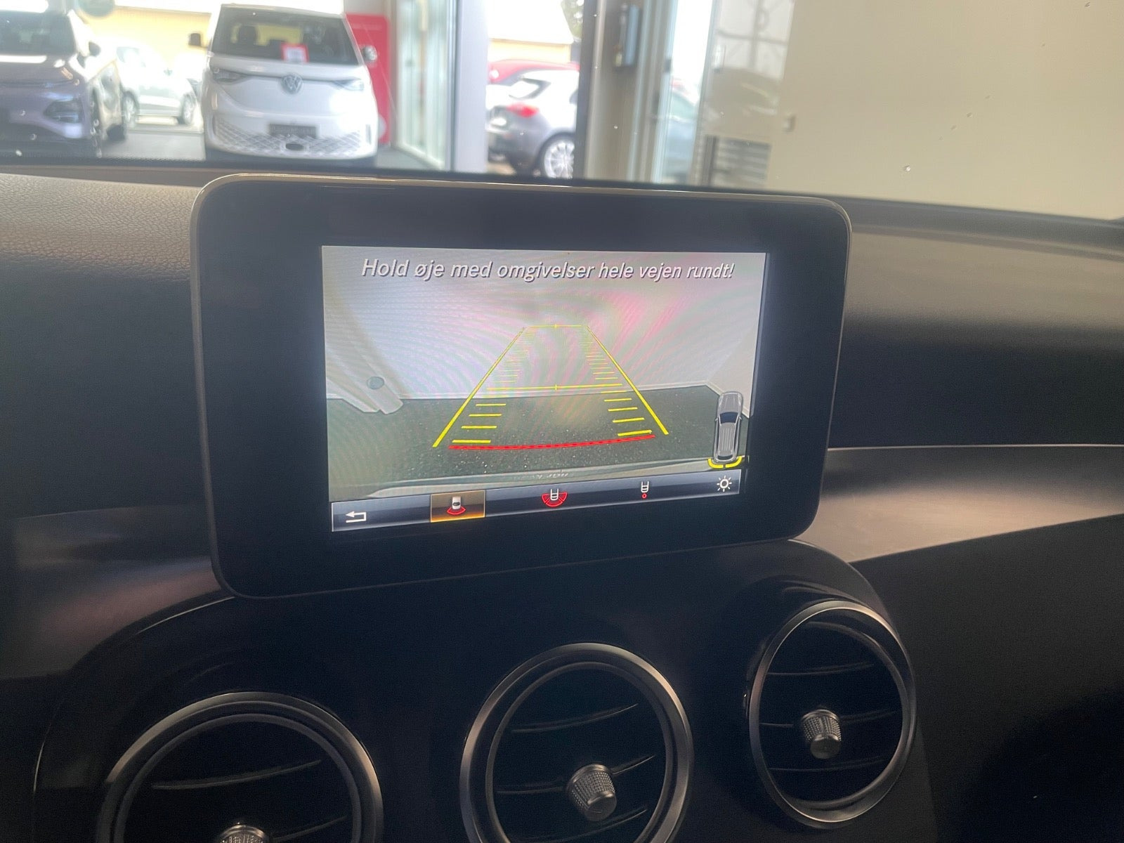 Grå Mercedes GLC220 d fra 2016