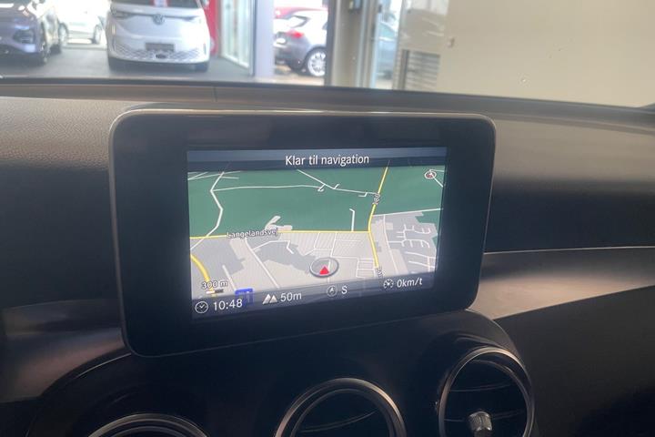 Grå Mercedes GLC220 d fra 2016