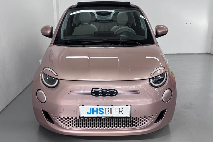 Grå Fiat 500e fra 2023