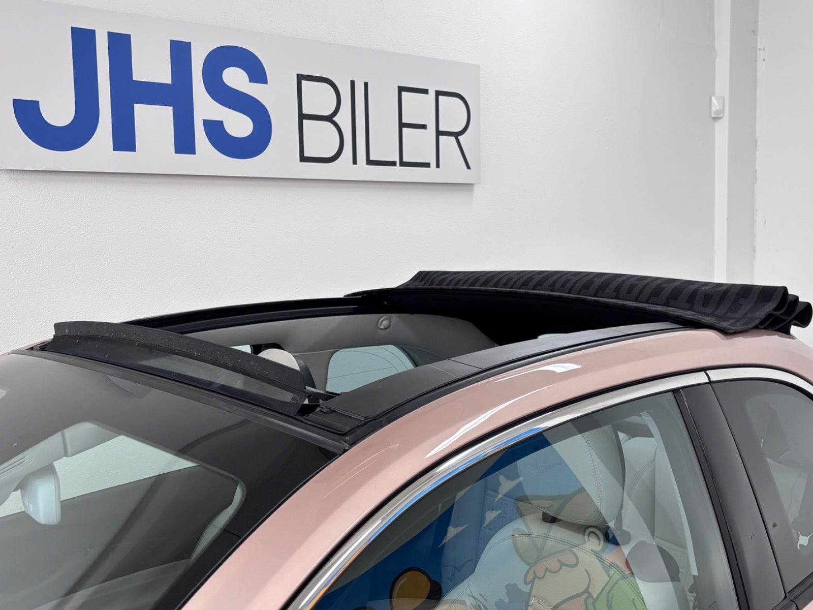 Grå Fiat 500e fra 2023