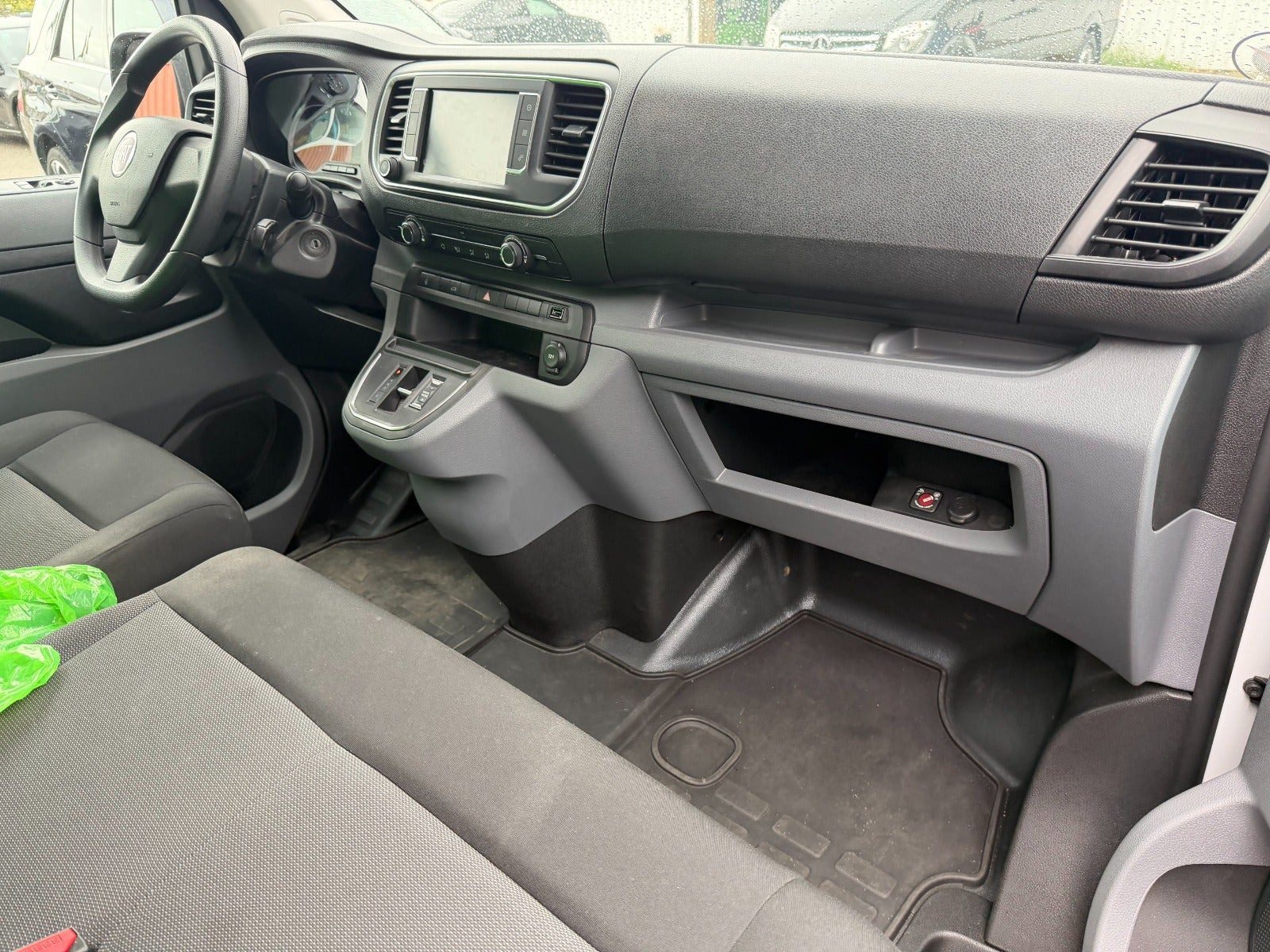 Hvid Fiat Scudo E fra 2024
