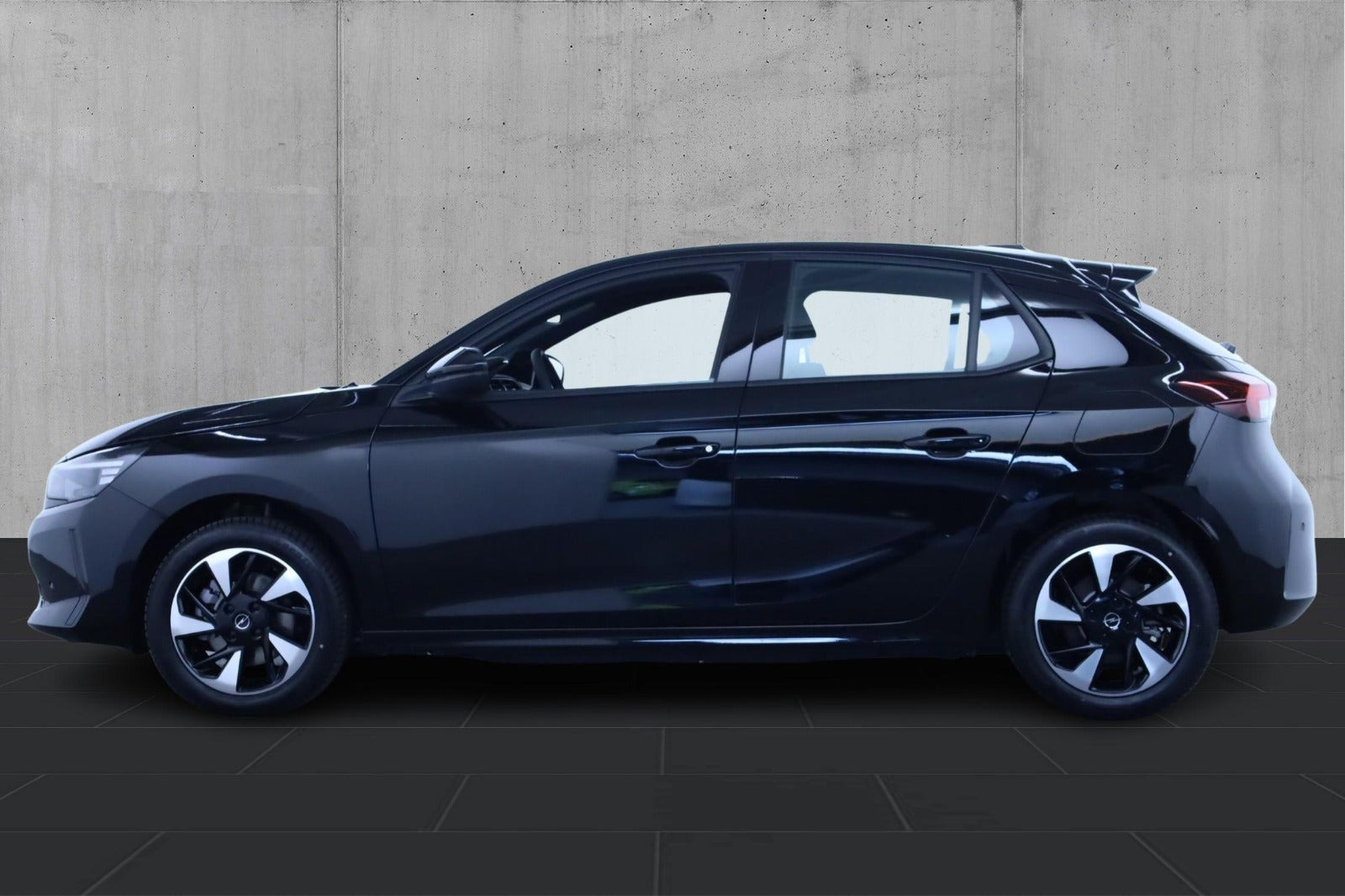 Sort Opel Corsa-e fra 2023