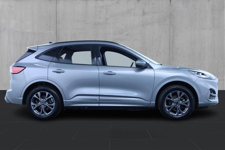 Sølv Ford Kuga fra 2023