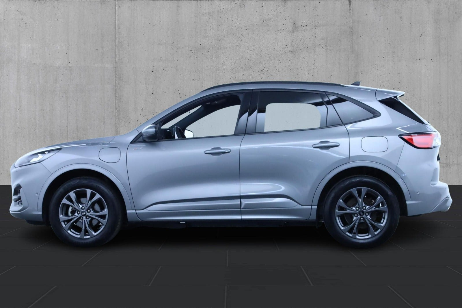 Sølv Ford Kuga fra 2023
