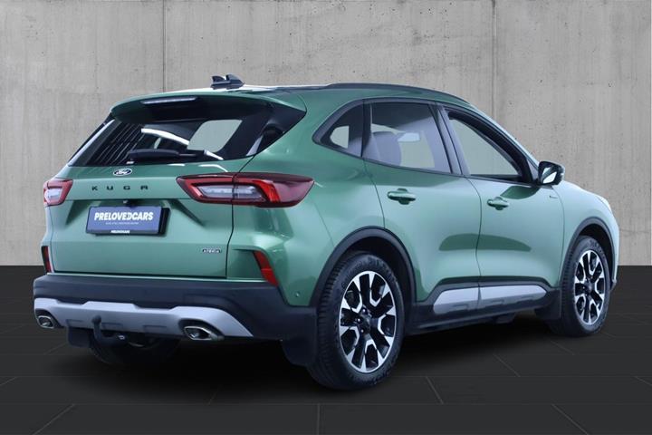 Grøn Ford Kuga fra 2024