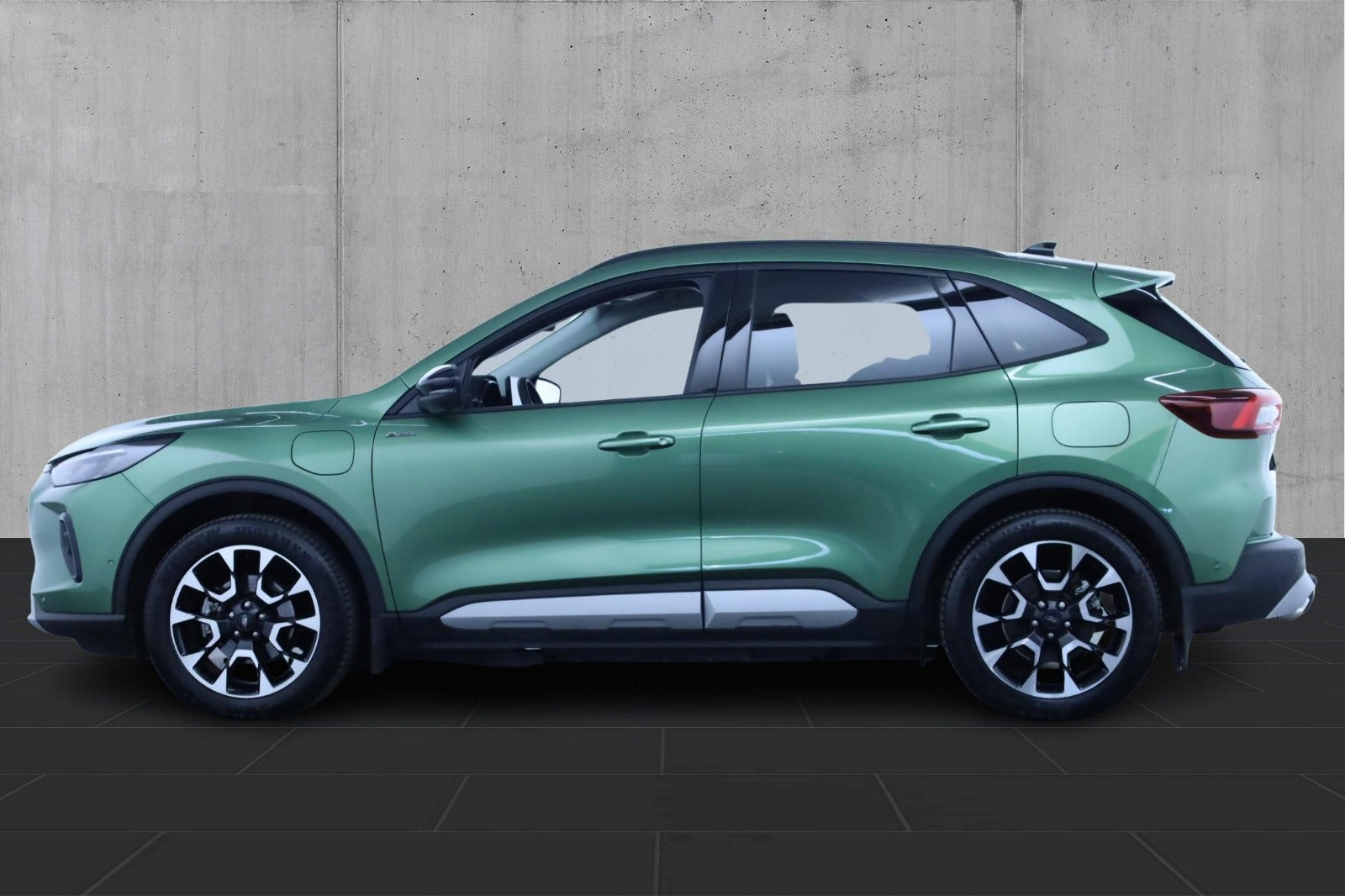 Grøn Ford Kuga fra 2024