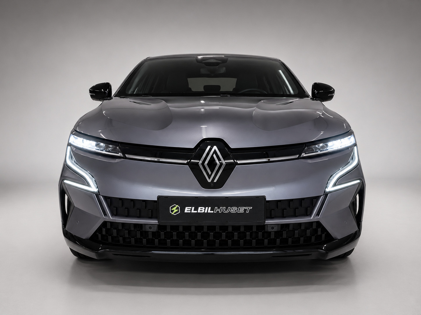 Grå Renault Megane E-Tech fra 2024