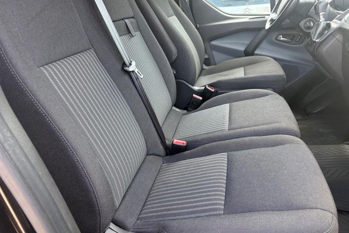 Sort Ford Transit Custom 310 L2 fra 2017