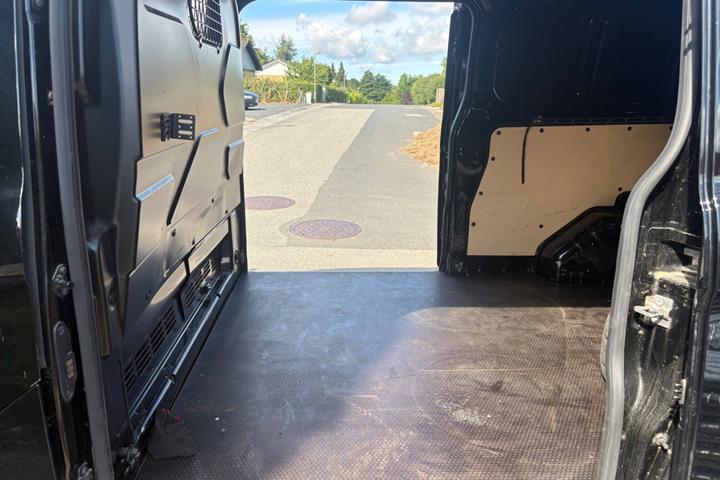 Sort Ford Transit Custom 310 L2 fra 2017