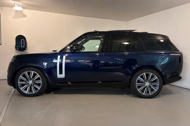 Blå Land Rover Range Rover fra 2023