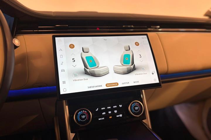 Blå Land Rover Range Rover fra 2023