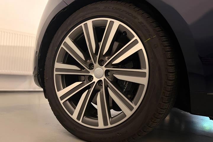 Blå Land Rover Range Rover fra 2023