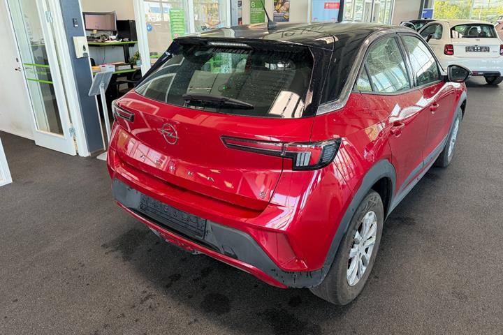 Rød Opel Mokka-e fra 2023