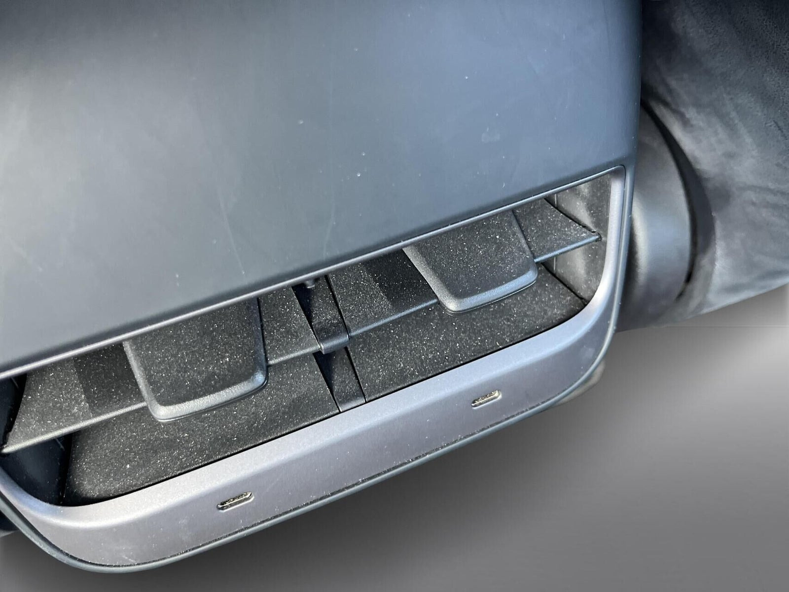 Hvid Tesla Model 3 fra 2023