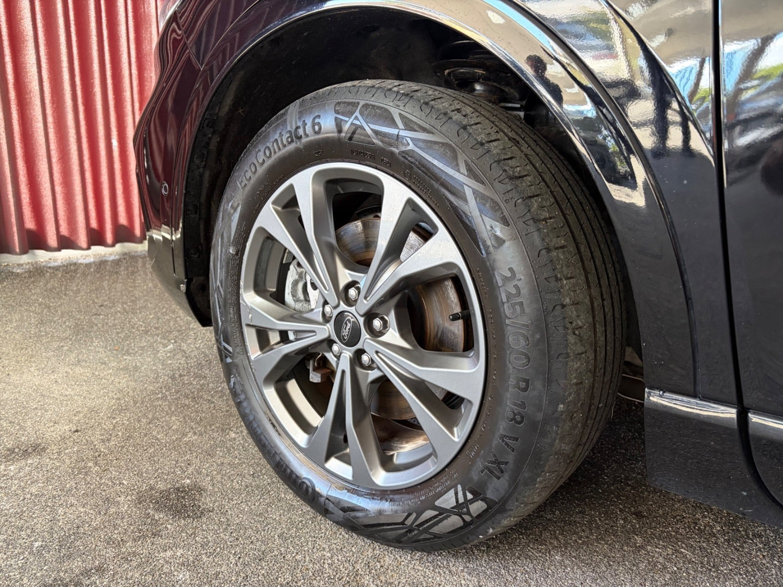 Sort Ford Kuga fra 2021