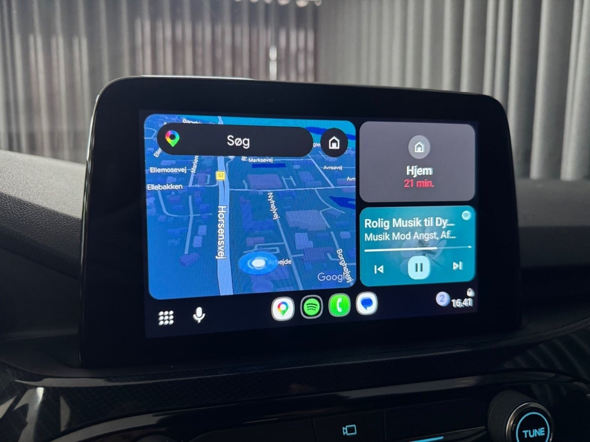 Sort Ford Kuga fra 2021