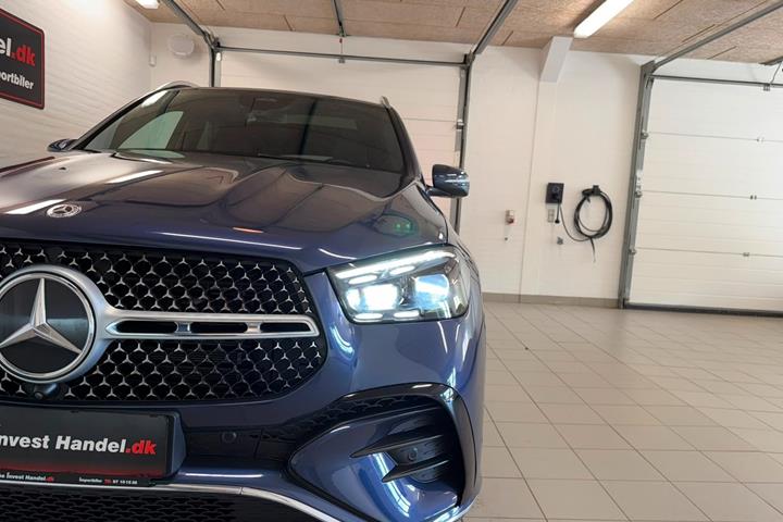 Blå Mercedes GLE350 de fra 2024