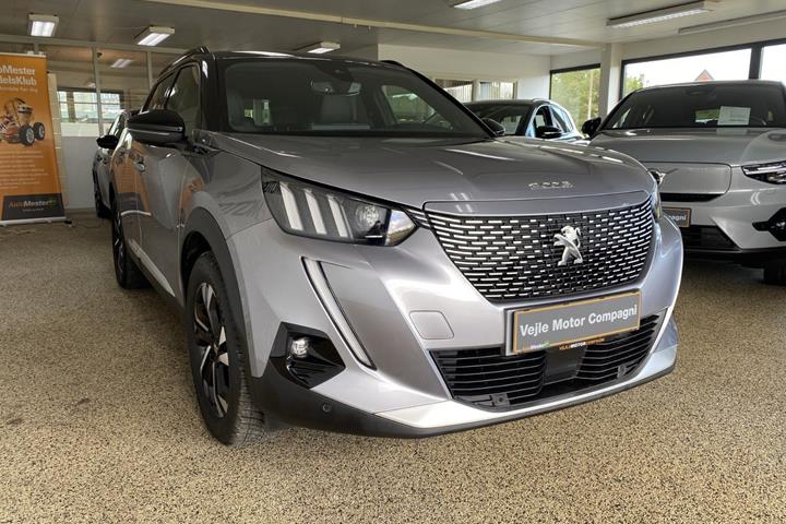 Sølv Peugeot e-2008 fra 2022