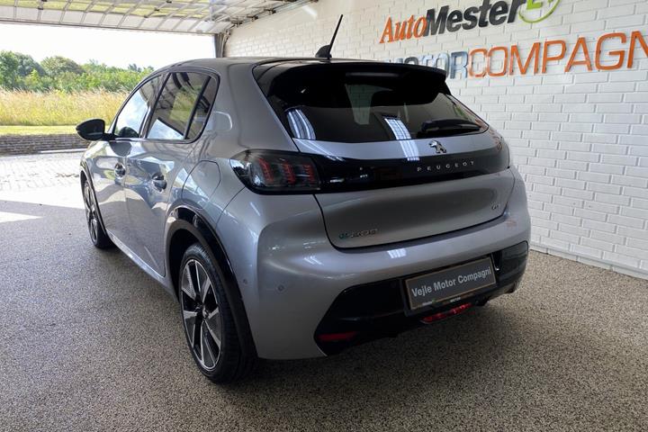 Sølv Peugeot e-208 fra 2022