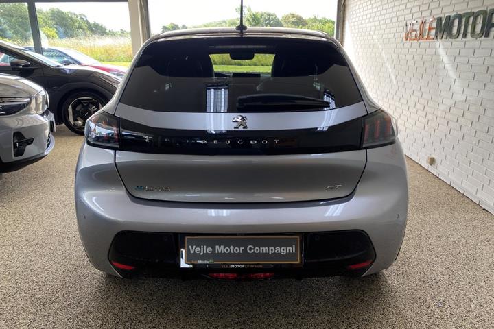 Sølv Peugeot e-208 fra 2022