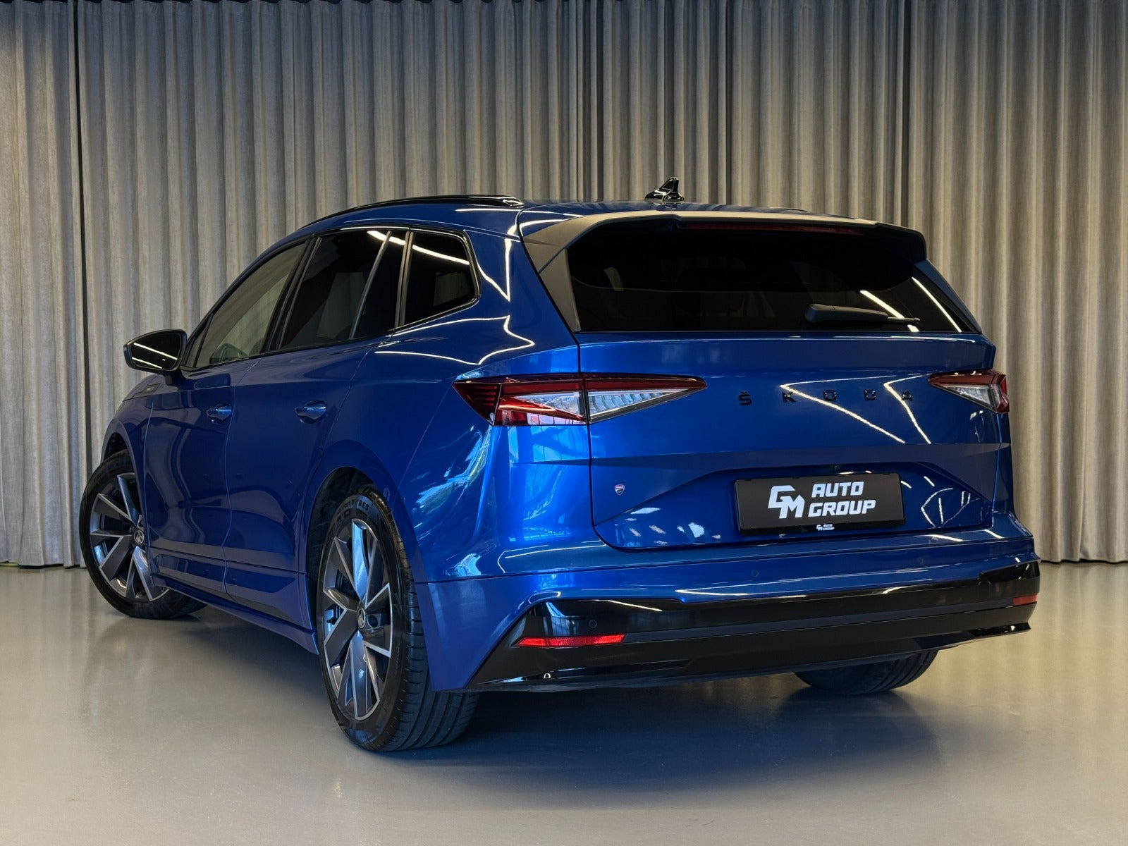 Blå Skoda Enyaq fra 2021