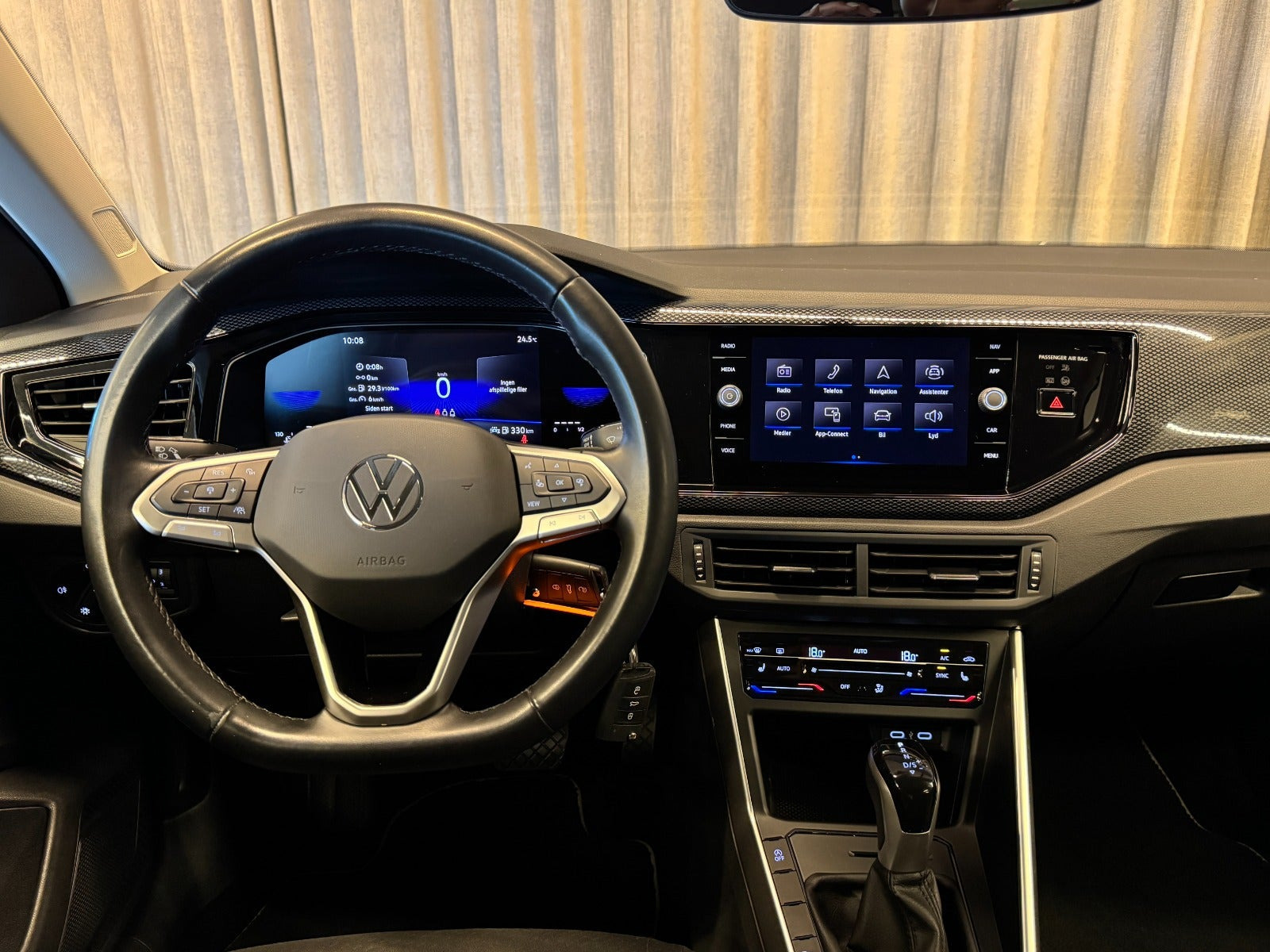 Sort VW Polo fra 2024