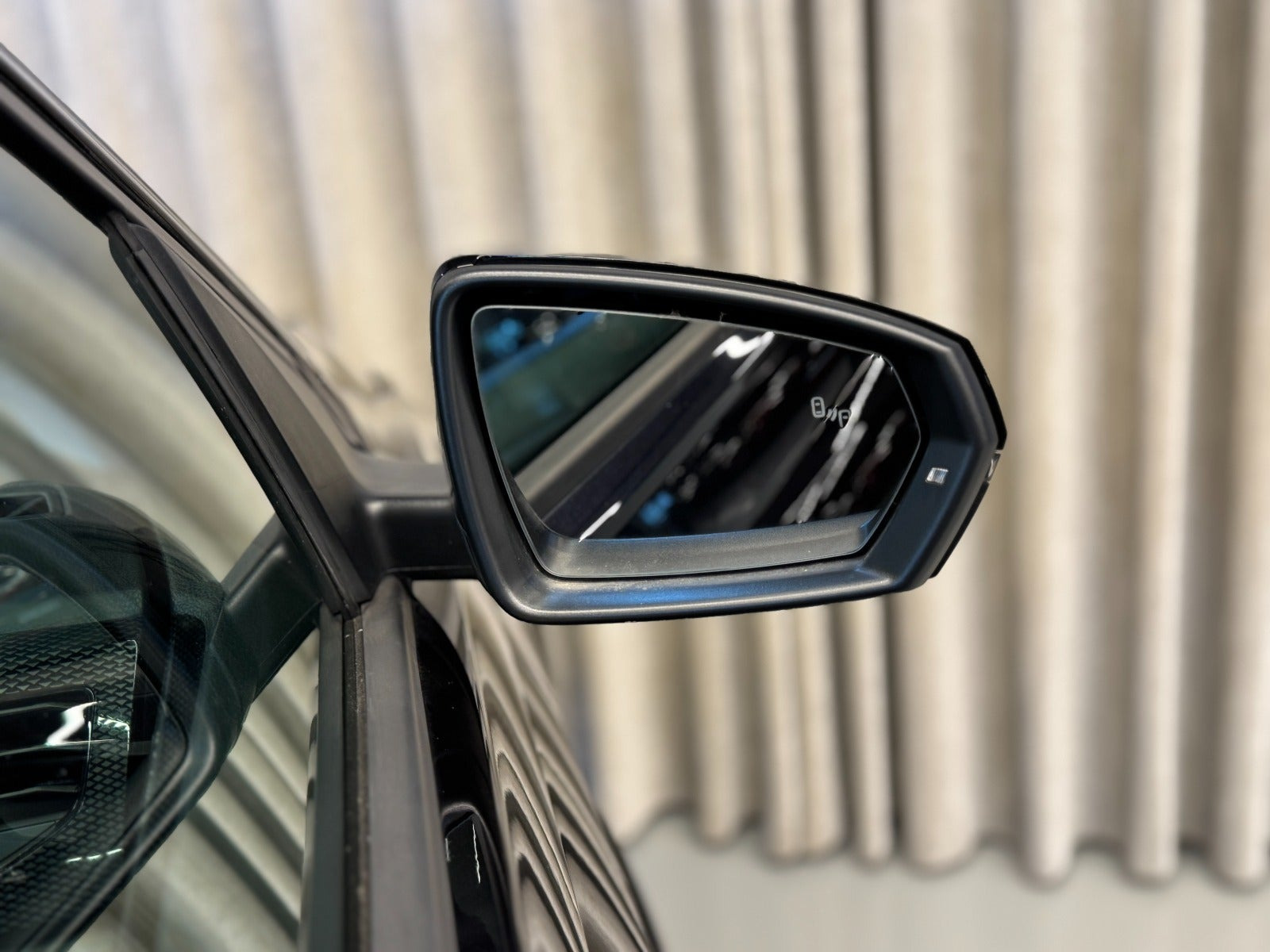 Sort VW Polo fra 2024