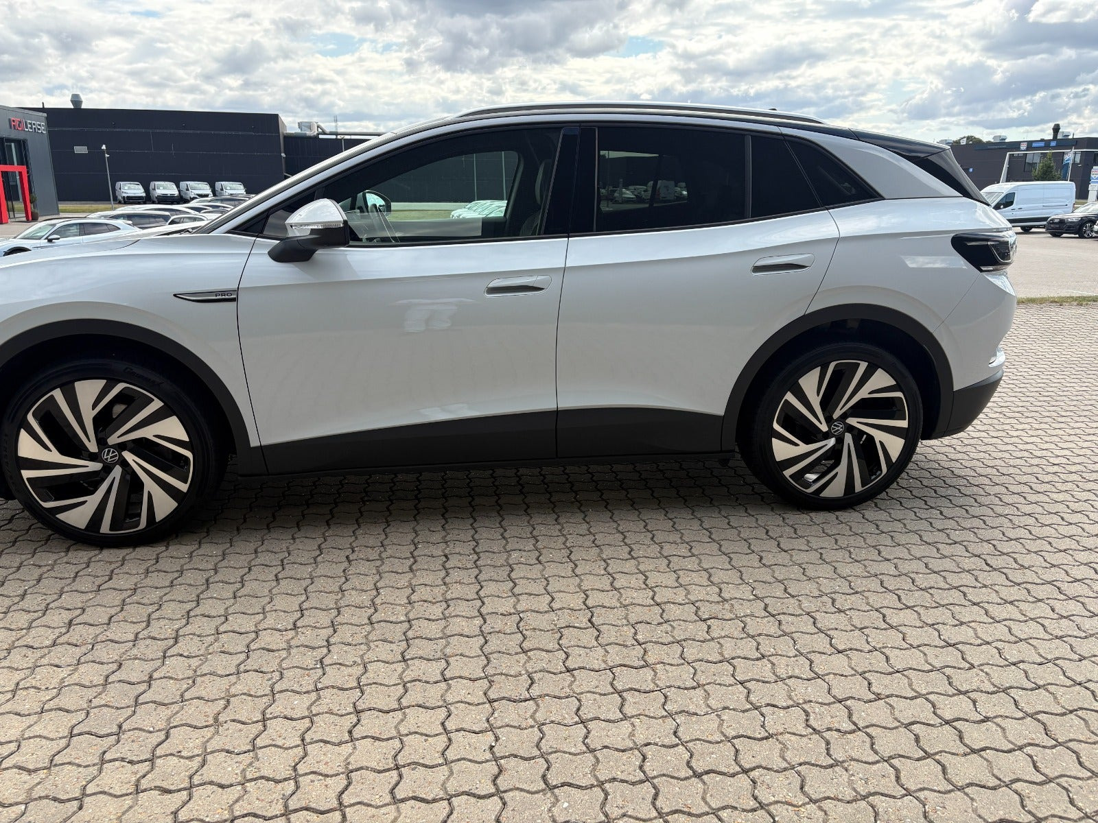 Hvid VW ID.4 fra 2023