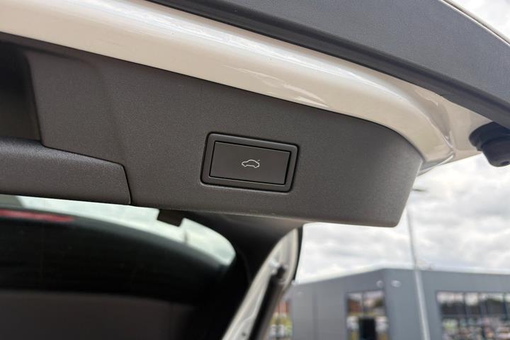 Hvid VW ID.4 fra 2023
