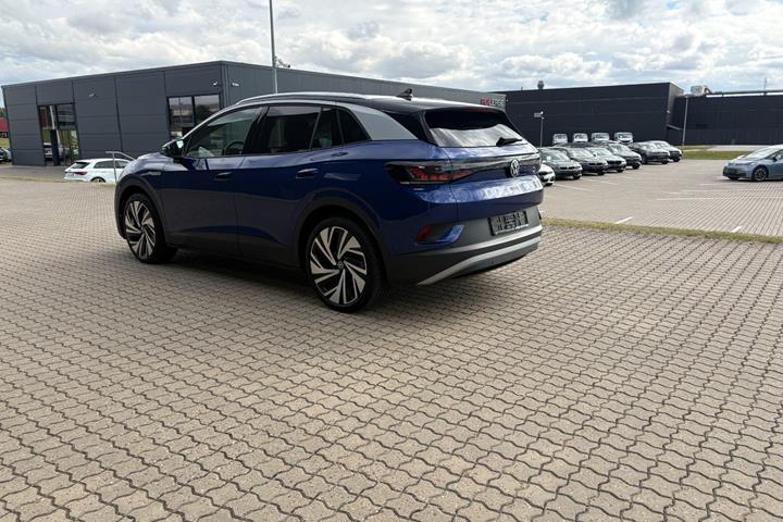 Blå VW ID.4 fra 2023