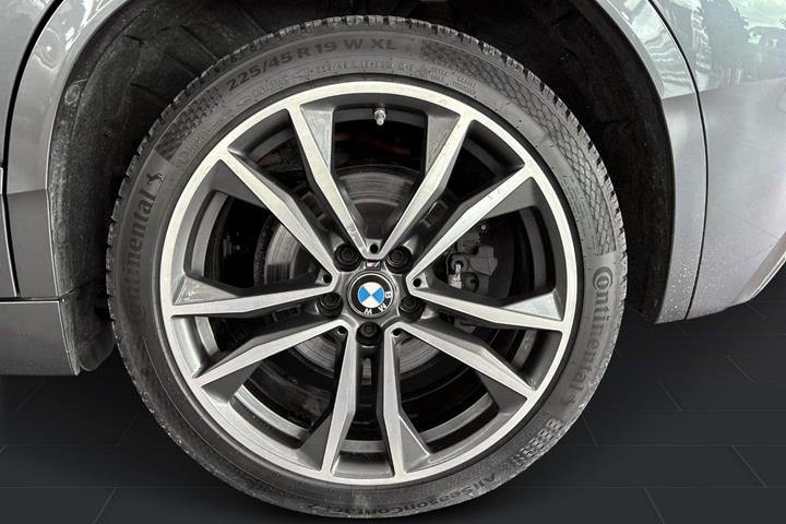 Grå BMW X2 fra 2021