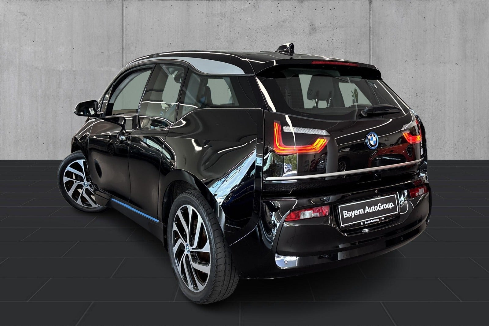 Sort BMW i3 fra 2021